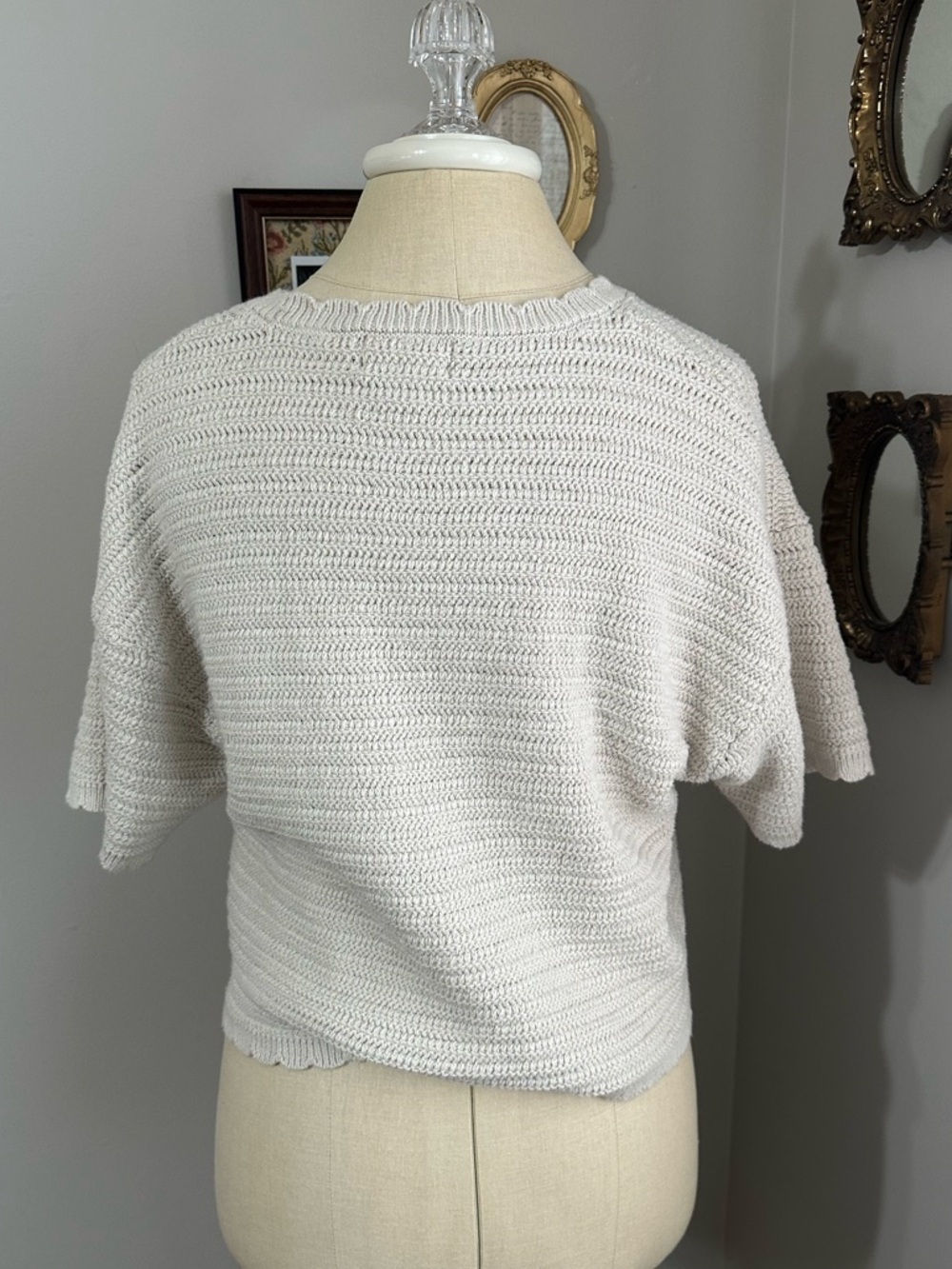Universal Thread Cream Scalloped Knit Pullover Sweater - Picture 4 of 5
